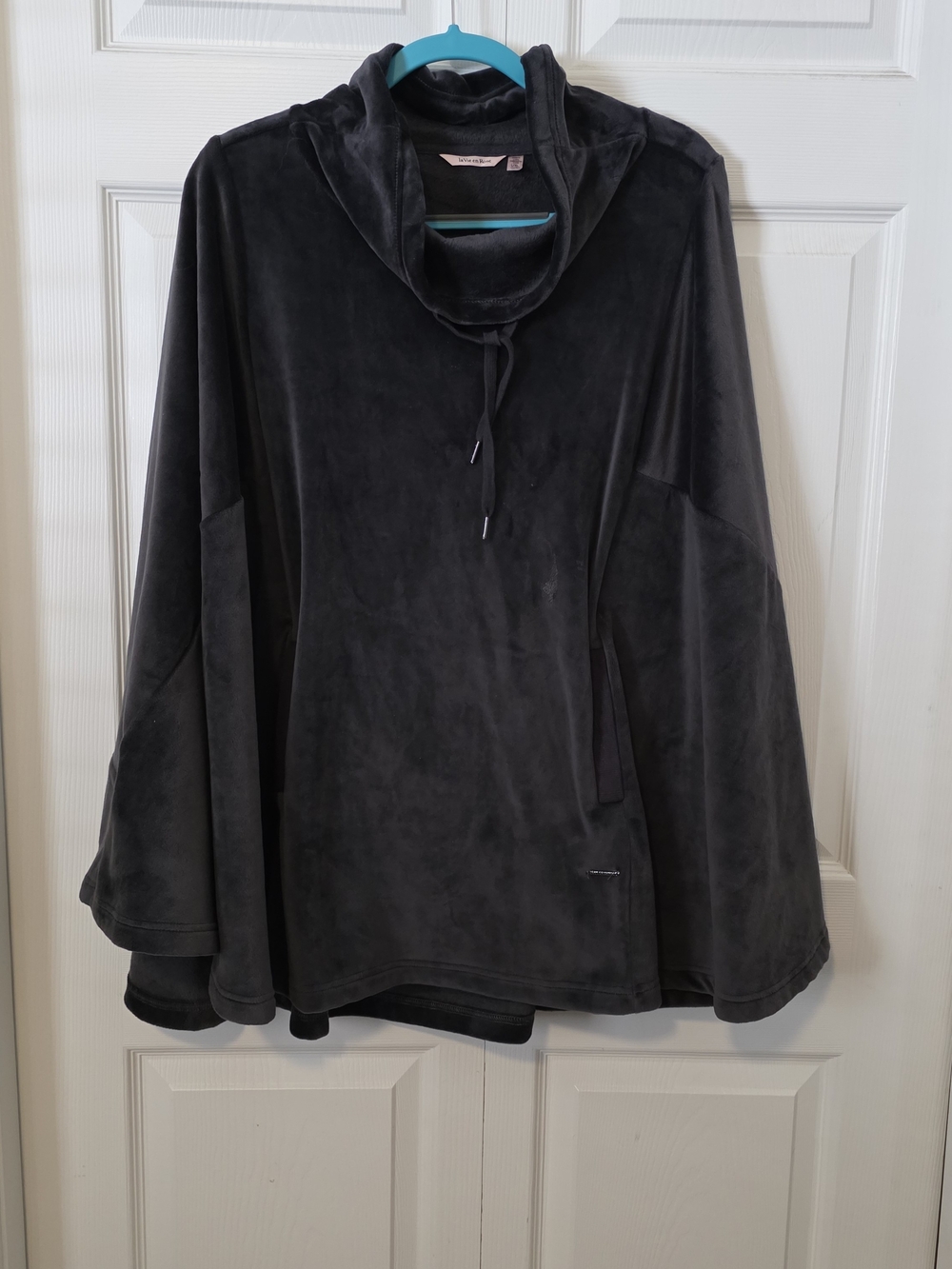 La Vie En Rose Grey Plush Poncho